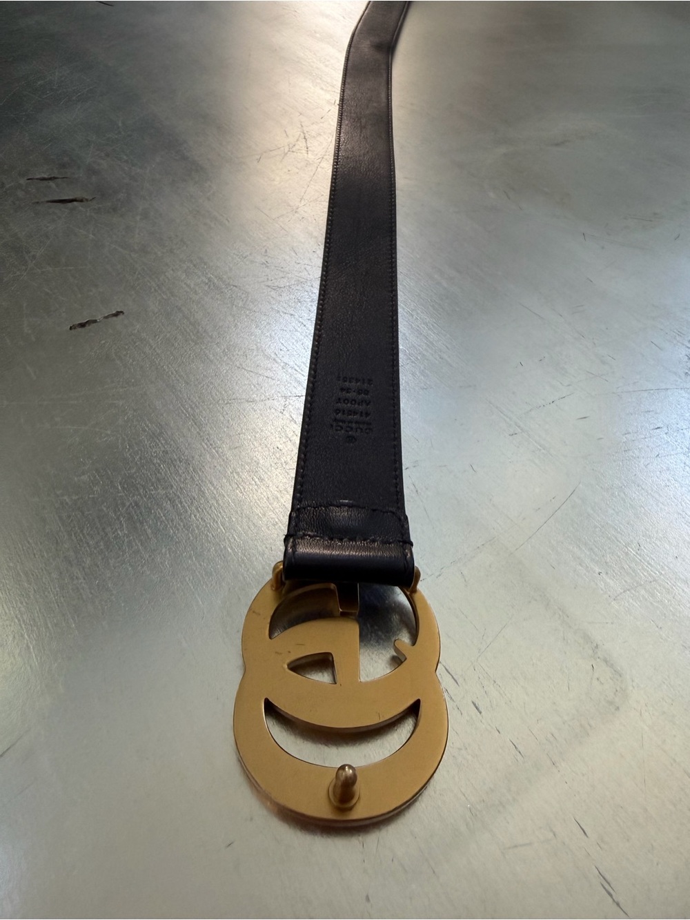 Gucci Black Leather Belt with Antiqued Gold Double G Buckle - Picture 3 of 7